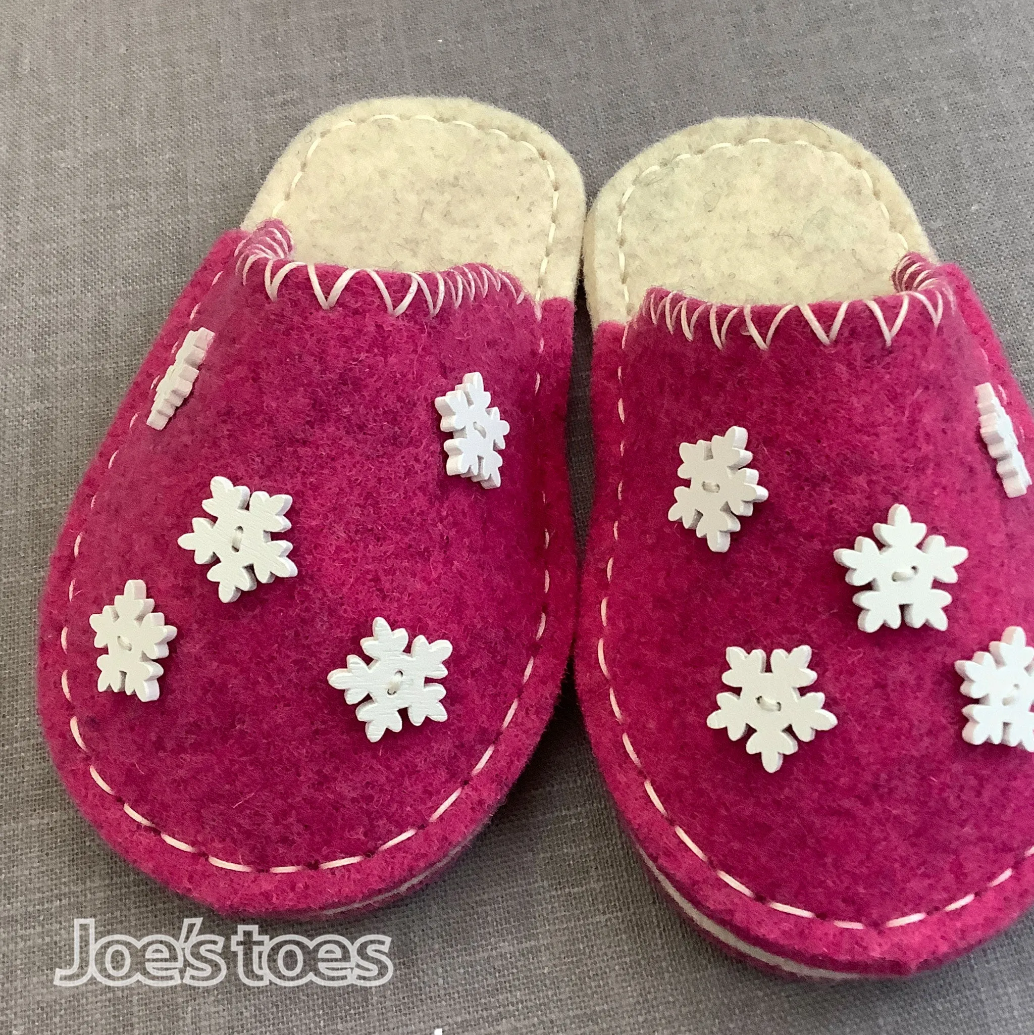 Joe's Toes Snowflake Slipper Kit in Children's sizes