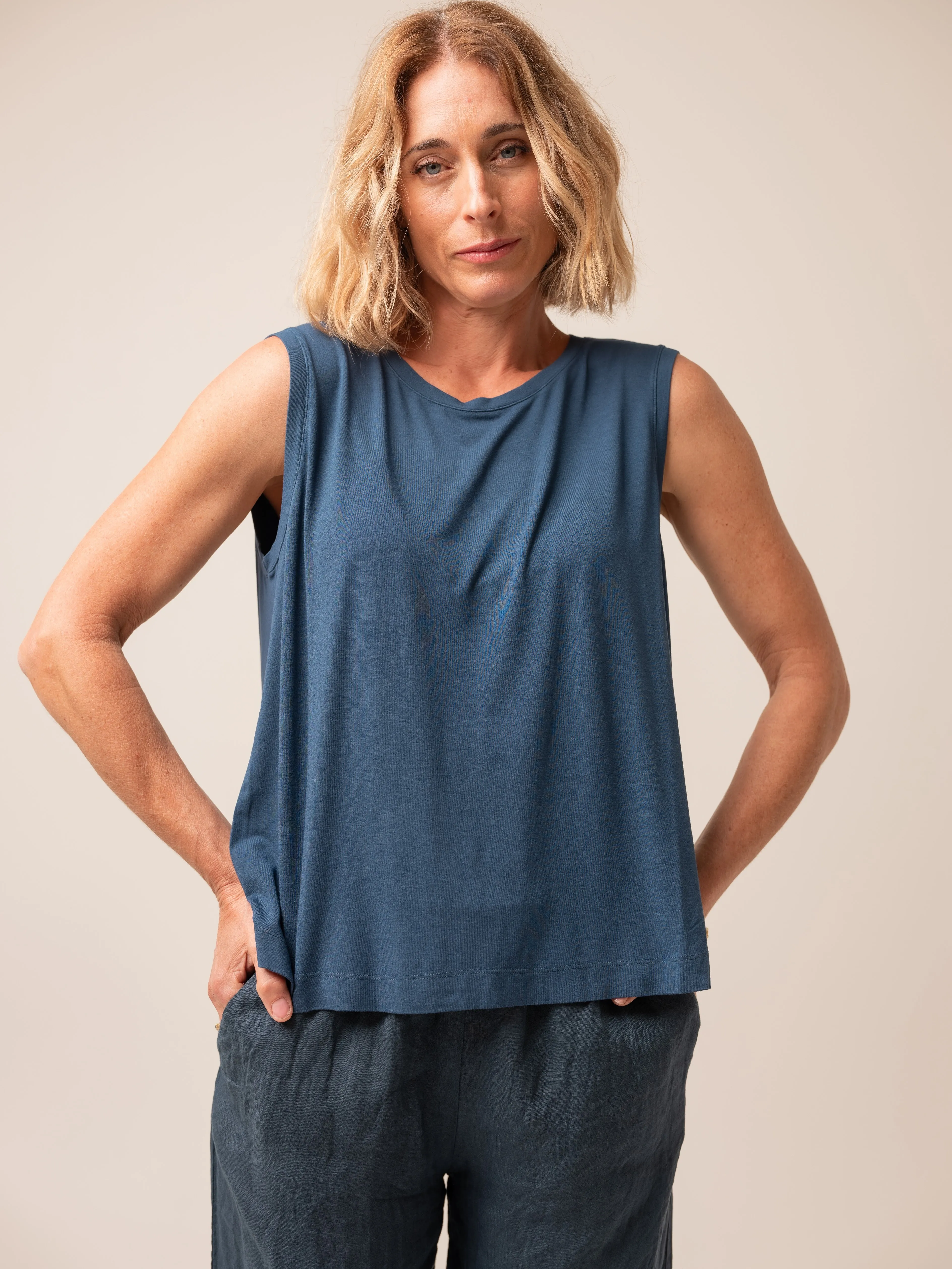 Transit Par Such Muscle tank in Blue